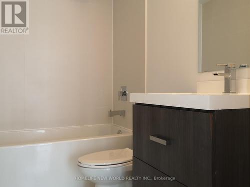 3306 - 50 Wellesley Street E, Toronto, ON - Indoor Photo Showing Bathroom