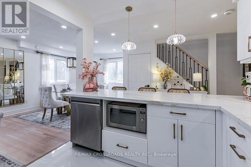 101 Piperbrook Crescent, Toronto, ON - Indoor Photo Showing Kitchen With Upgraded Kitchen