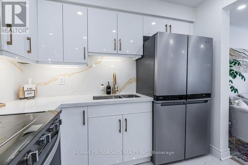 101 Piperbrook Crescent, Toronto, ON - Indoor Photo Showing Kitchen