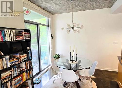 306 919 Station Street, Vancouver, BC - Indoor Photo Showing Dining Room