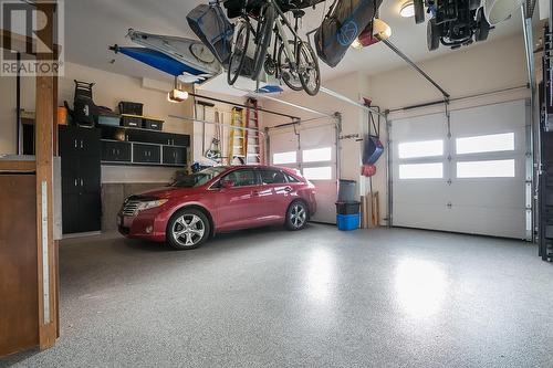 2419 Orsini Place, West Kelowna, BC - Indoor Photo Showing Garage