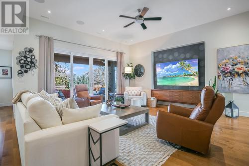 2419 Orsini Place, West Kelowna, BC - Indoor Photo Showing Living Room