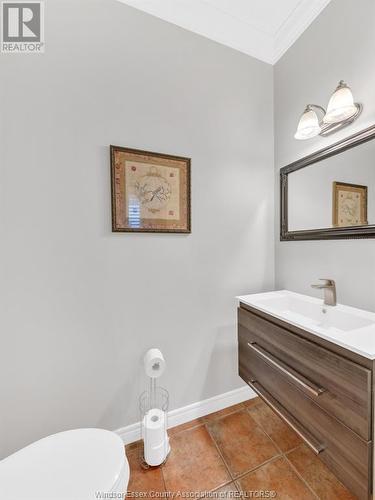 1234 Radcliff, Windsor, ON - Indoor Photo Showing Bathroom