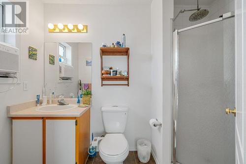 644-646 Patterson Avenue, Kelowna, BC - Indoor Photo Showing Bathroom