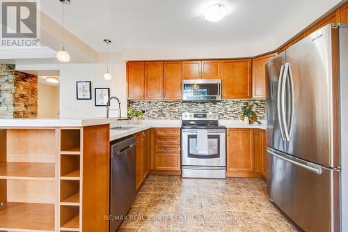 8 Osgoode Street, Cambridge, ON - Indoor Photo Showing Kitchen With Stainless Steel Kitchen