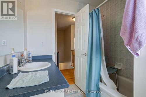 1534 Evans Terrace, Milton, ON - Indoor Photo Showing Bathroom