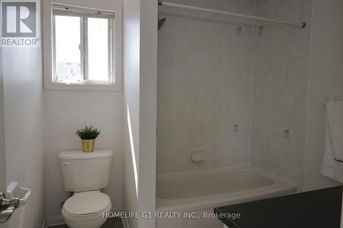 1534 Evans Terrace, Milton (Clarke), ON - Indoor Photo Showing Bathroom