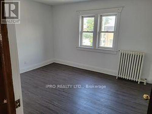 3 Upper - 719 Coxwell Avenue, Toronto, ON - Indoor Photo Showing Other Room