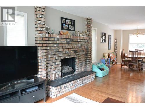 2782 Britton Road, Quesnel, BC - Indoor With Fireplace