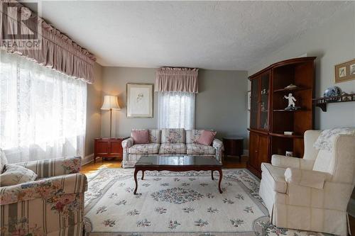 921 Front Mountain Road, Moncton, NB - Indoor Photo Showing Living Room