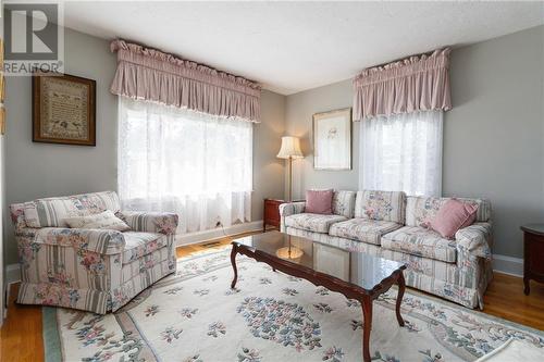 921 Front Mountain Road, Moncton, NB - Indoor Photo Showing Living Room