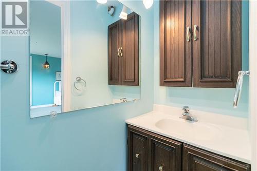 921 Front Mountain Road, Moncton, NB - Indoor Photo Showing Bathroom