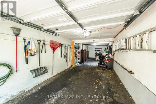 561 Mary Street N, Oshawa, ON - Indoor Photo Showing Garage