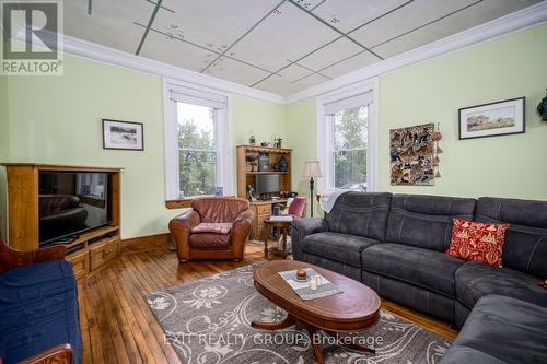 587 Marlbank Road, Tweed, ON - Indoor Photo Showing Living Room