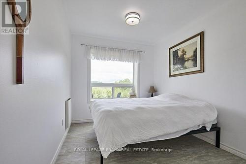 189 Halbiem Crescent, Dysart Et Al, ON - Indoor Photo Showing Bedroom