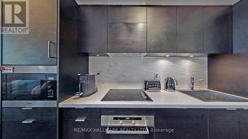 1804 - 21 Widmer Street, Toronto, ON - Indoor Photo Showing Kitchen