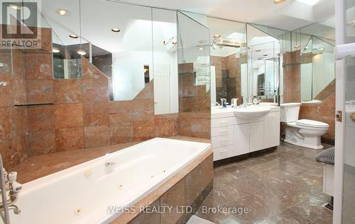 8 Teakwood Grove, Toronto, ON - Indoor Photo Showing Bathroom