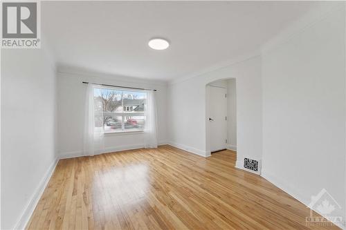 230 Holland Avenue, Ottawa, ON - Indoor