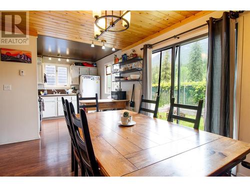 1852 Corbin Place, Revelstoke, BC - Indoor Photo Showing Dining Room