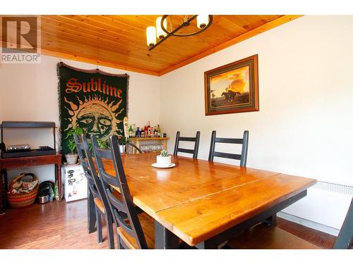 1852 Corbin Place, Revelstoke, BC - Indoor Photo Showing Dining Room