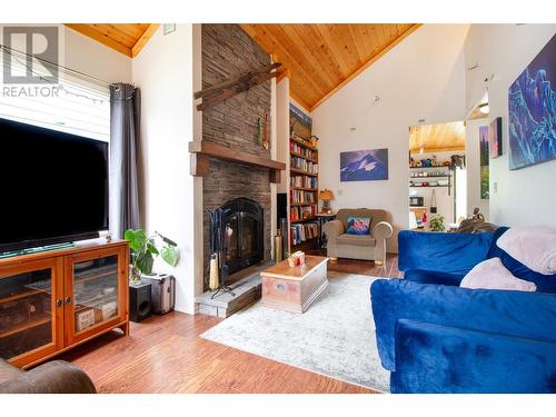 1852 Corbin Place, Revelstoke, BC - Indoor Photo Showing Living Room With Fireplace