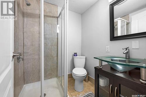 5385 2Nd Avenue N, Regina, SK - Indoor Photo Showing Bathroom