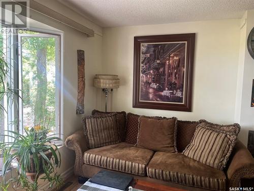 462 Osborne Avenue, Regina Beach, SK - Indoor Photo Showing Living Room