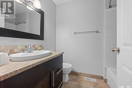 3057 Grant Road, Regina, SK - Indoor Photo Showing Bathroom