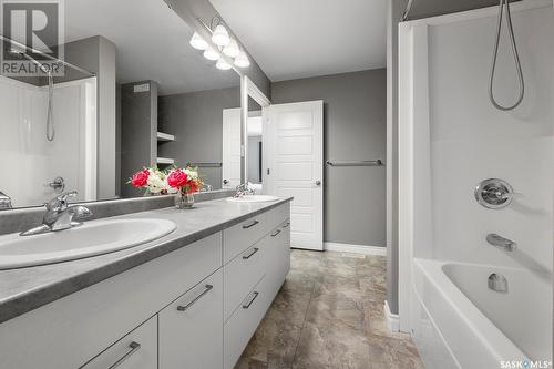 7 4801 Trinity Lane, Regina, SK - Indoor Photo Showing Bathroom