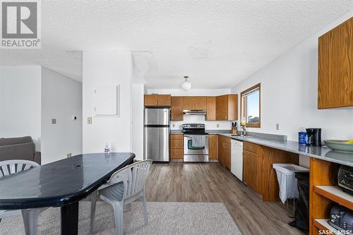 130 Athabasca Street W, Moose Jaw, SK - Indoor Photo Showing Kitchen