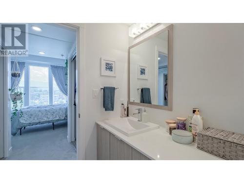 1775 Chapman Place Unit# Ph25, Kelowna, BC - Indoor Photo Showing Bathroom