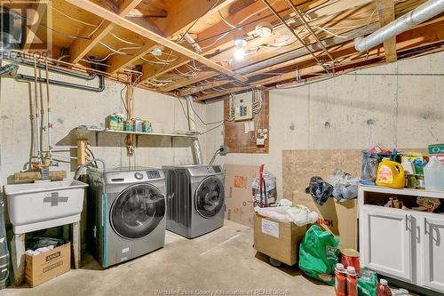 9369 Ryerson Road, Windsor, ON - Indoor Photo Showing Laundry Room