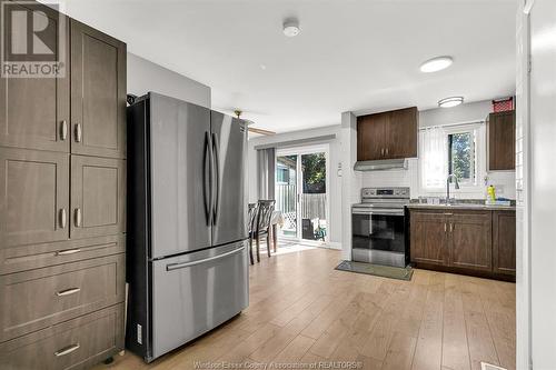 9369 Ryerson Road, Windsor, ON - Indoor Photo Showing Kitchen