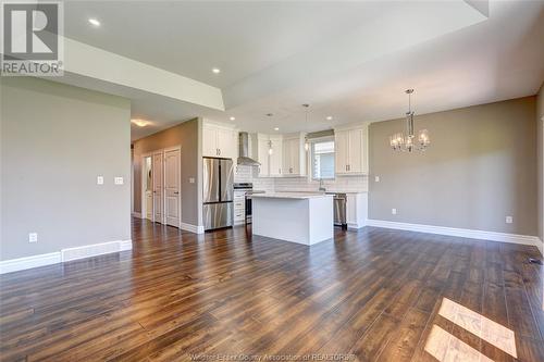 454 Brunmar Crescent, Lakeshore, ON - Indoor Photo Showing Kitchen With Upgraded Kitchen