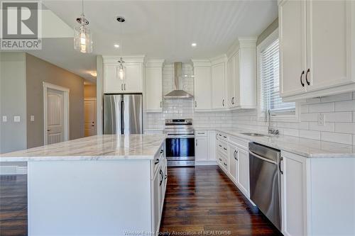 454 Brunmar Crescent, Lakeshore, ON - Indoor Photo Showing Kitchen With Upgraded Kitchen