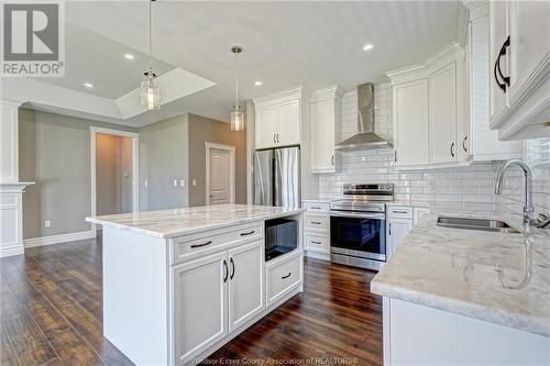 454 Brunmar Crescent, Lakeshore, ON - Indoor Photo Showing Kitchen With Double Sink With Upgraded Kitchen