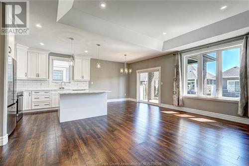 454 Brunmar Crescent, Lakeshore, ON - Indoor Photo Showing Kitchen With Upgraded Kitchen