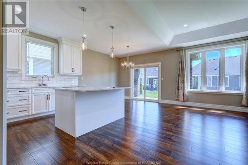 454 Brunmar Crescent, Lakeshore, ON - Indoor Photo Showing Kitchen With Upgraded Kitchen