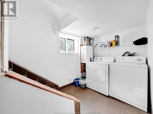 564 Curry Avenue, Windsor, ON - Indoor Photo Showing Laundry Room
