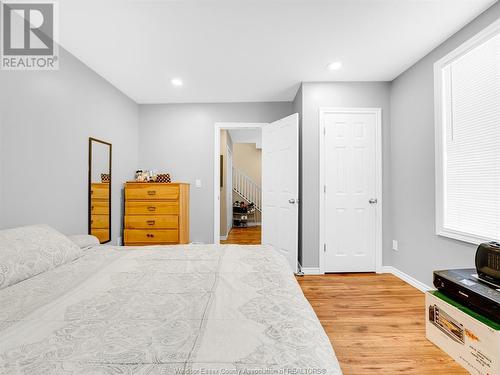 564 Curry Avenue, Windsor, ON - Indoor Photo Showing Bedroom