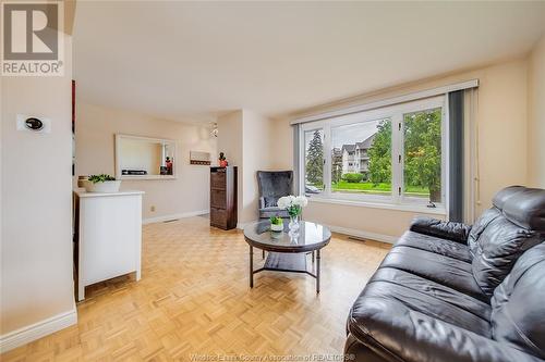 2929 Rivard, Windsor, ON - Indoor Photo Showing Living Room