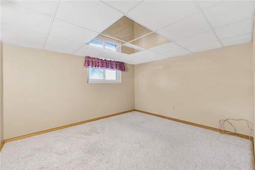 70 Glen Castle Drive, Hamilton, ON - Indoor Photo Showing Other Room