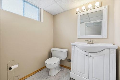 70 Glen Castle Drive, Hamilton, ON - Indoor Photo Showing Bathroom