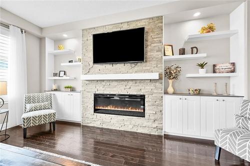 68 Larry Crescent, Caledonia, ON - Indoor Photo Showing Living Room With Fireplace
