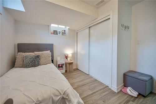 68 Larry Crescent, Caledonia, ON - Indoor Photo Showing Bedroom