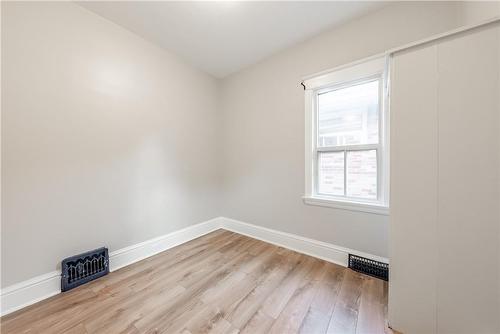 16 Tragina Avenue S, Hamilton, ON - Indoor Photo Showing Other Room