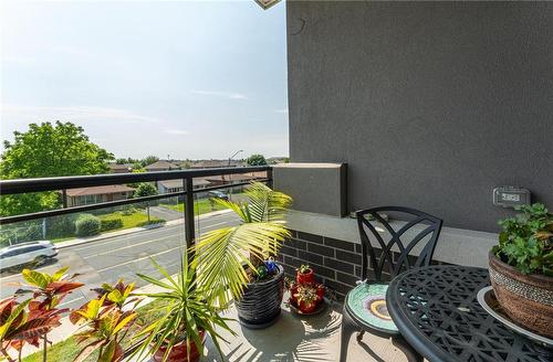 120 Springvalley Crescent|Unit #303, Hamilton, ON - Outdoor