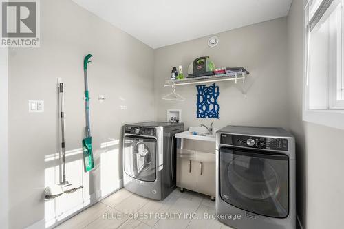 15 Honey Bend Drive Bend, St. Thomas, ON - Indoor Photo Showing Laundry Room