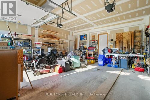 15 Honey Bend Drive Bend, St. Thomas, ON - Indoor Photo Showing Garage