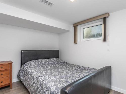 930-932 Lawson Avenue, Kelowna, BC - Indoor Photo Showing Bedroom